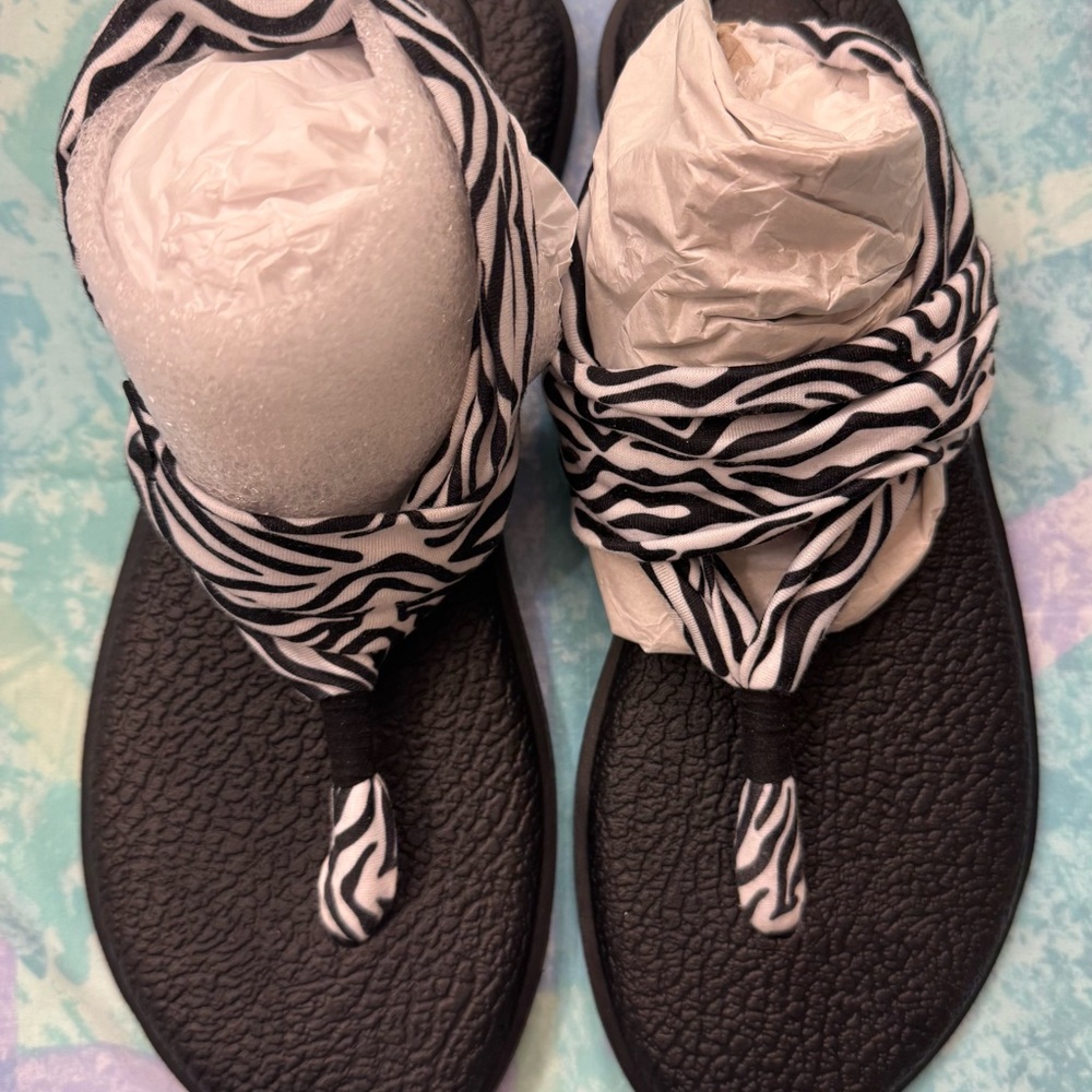 Sanuk Black and White Zebra Sandals